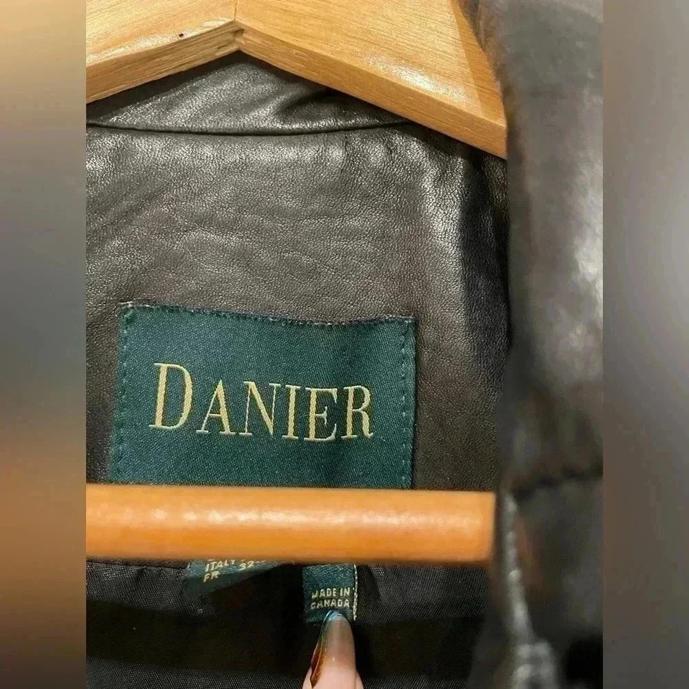 Danier 100% Leather Jacket - image 4